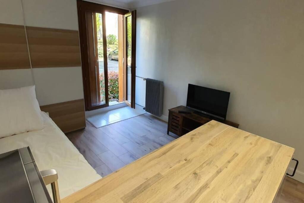 Rambouillet, Studio, Proche Gare Et Chateau Esterno foto